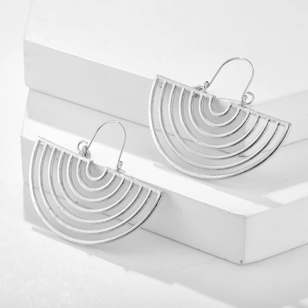 ⚜️[𝟯/$𝟯𝟴]⚜️Big Silver Half Circle Earrings NEW - Picture 2 of 6